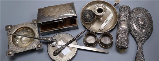 Mixed silver items including a pair of novelty silver castle turret salts, London, 1891 and a Victorian silver ruler/magnifying glass